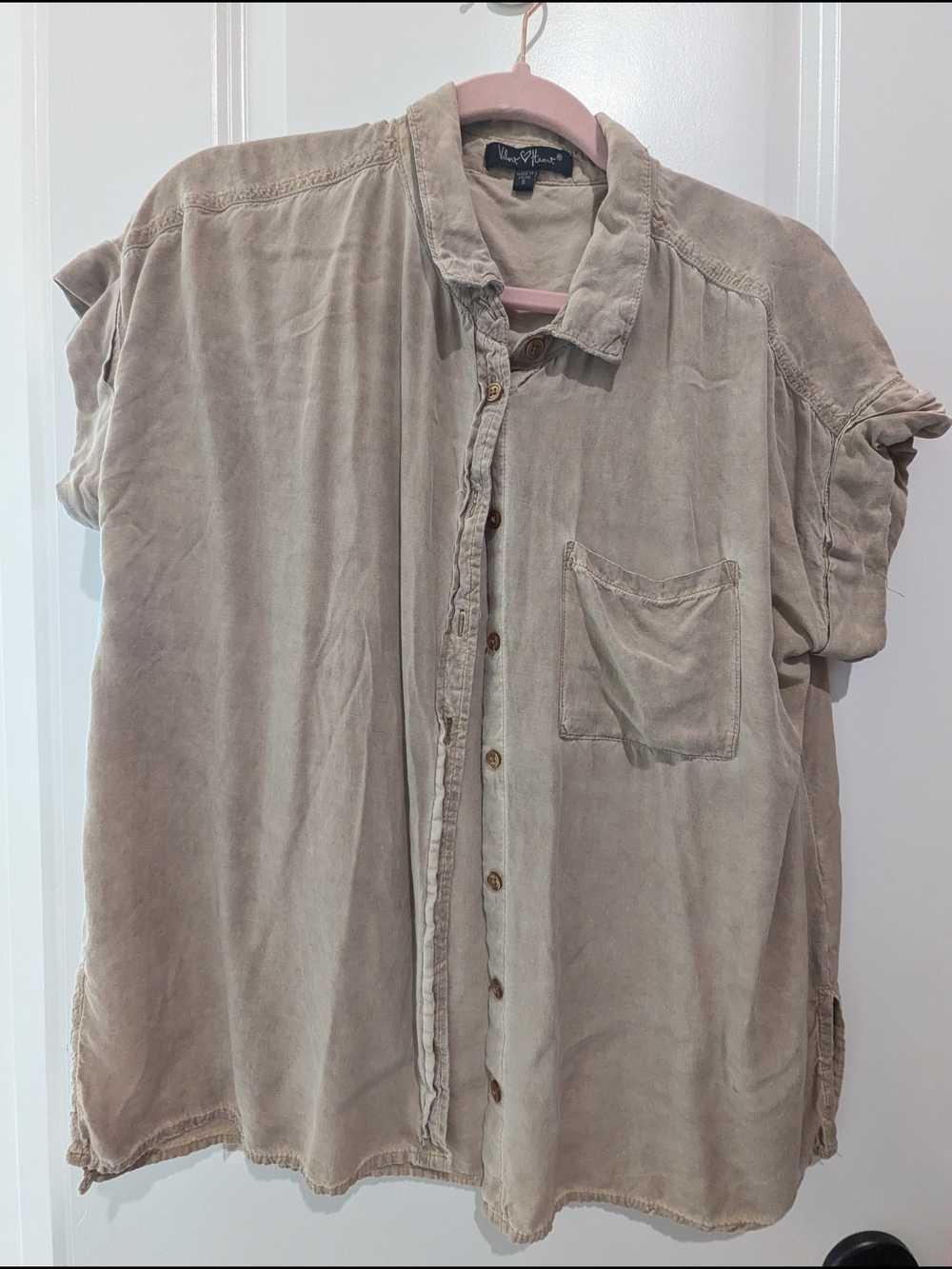 Short-Sleeve Button-Down Shirt in Sandstone